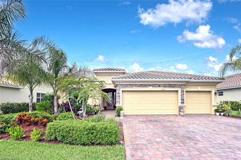 2214 Vermont LN NAPLES, FL 34120