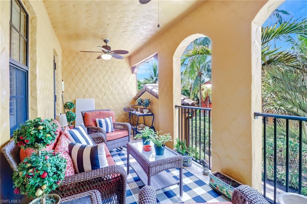 9082 Albion LN S 67-4 NAPLES, FL 34113