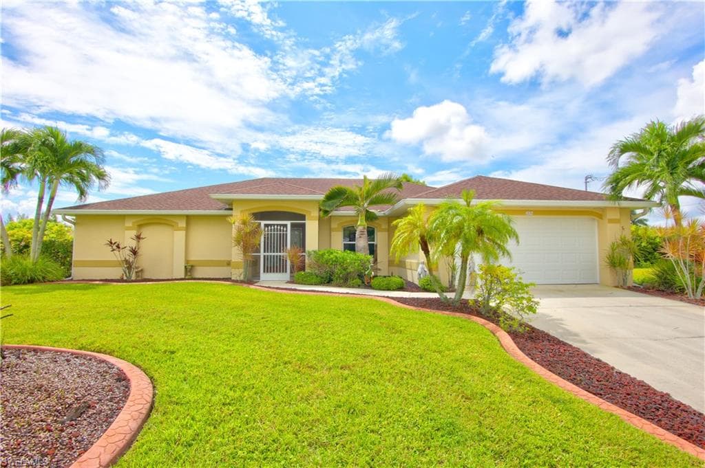 2526 SW 29th TER CAPE CORAL, FL 33914