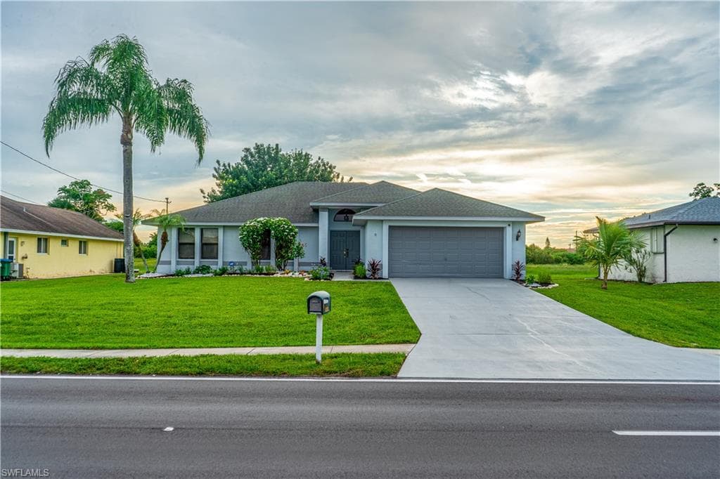 4340 Country Club BLVD CAPE CORAL, FL 33904