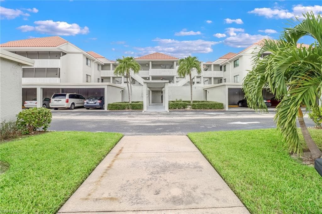 11610 Caravel CIR 210 FORT MYERS, FL 33908