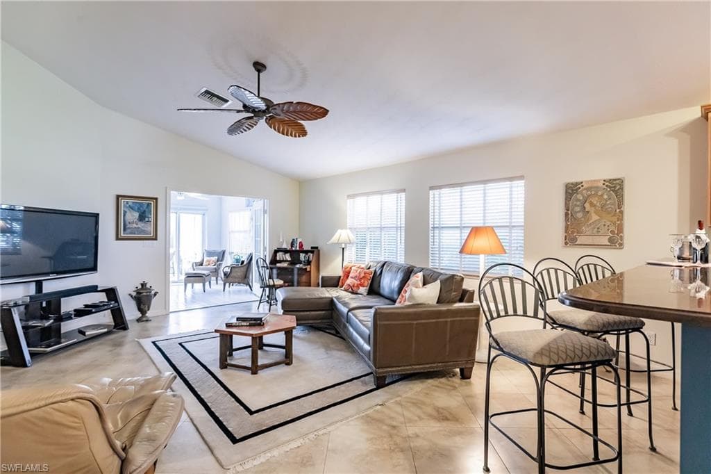564 95th AVE N NAPLES, FL 34108