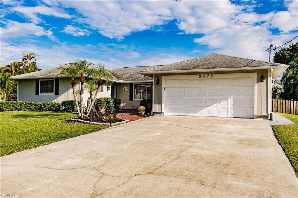 5275 Maple LN NAPLES, FL 34113