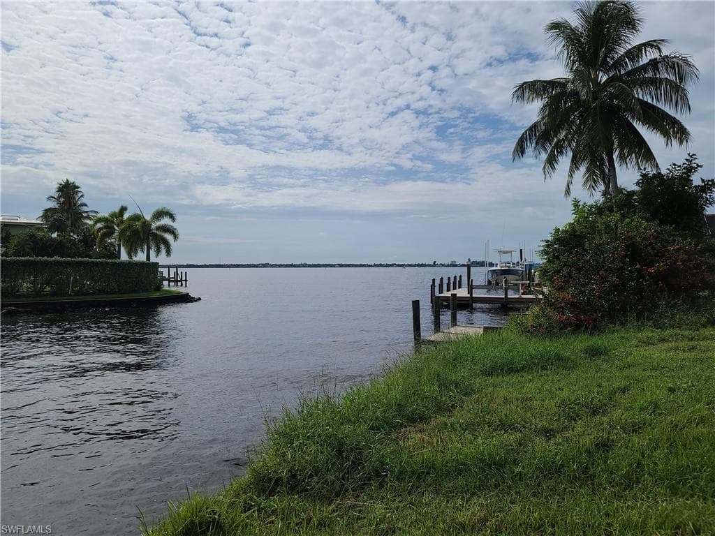5937 SW 1st CT CAPE CORAL, FL 33914