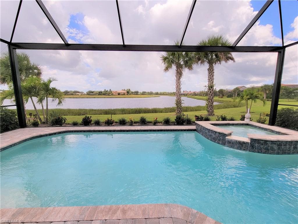 2779 Aviamar CIR NAPLES, FL 34114