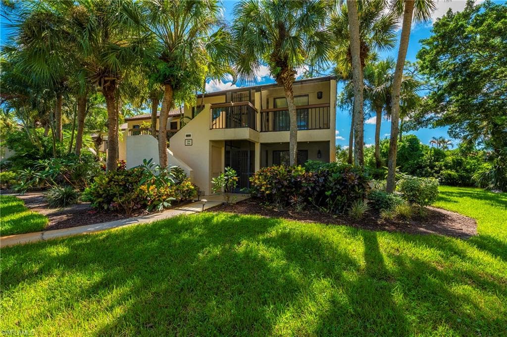 1812 Kings Lake BLVD 104 NAPLES, FL 34112