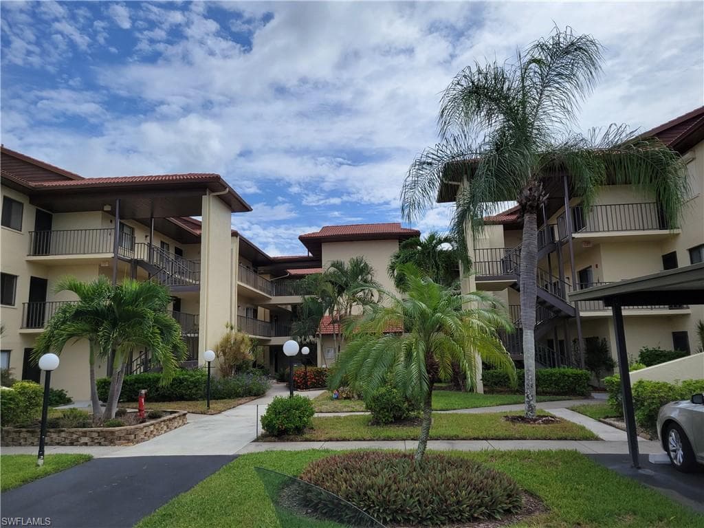 11110 Caravel CIR 203 FORT MYERS, FL 33908