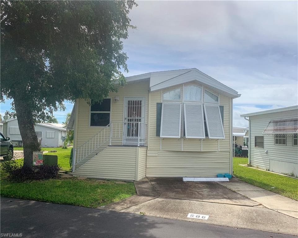 19681 Summerlin RD 586-L FORT MYERS, FL 33908