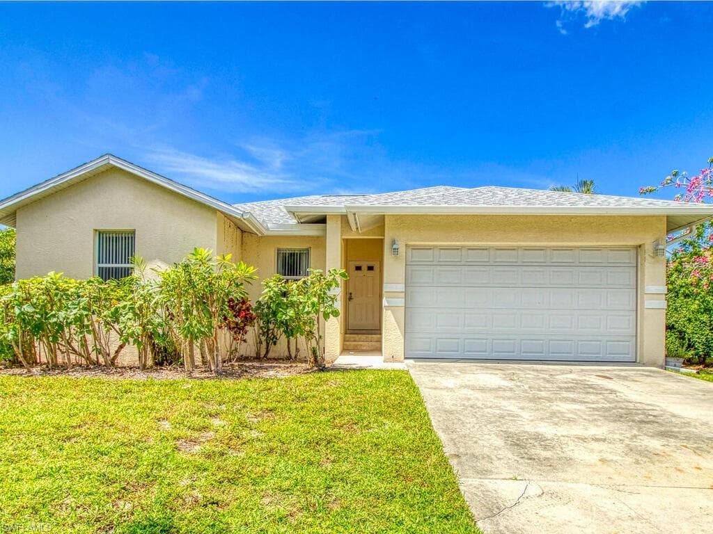 378 Castaways ST MARCO ISLAND, FL 34145