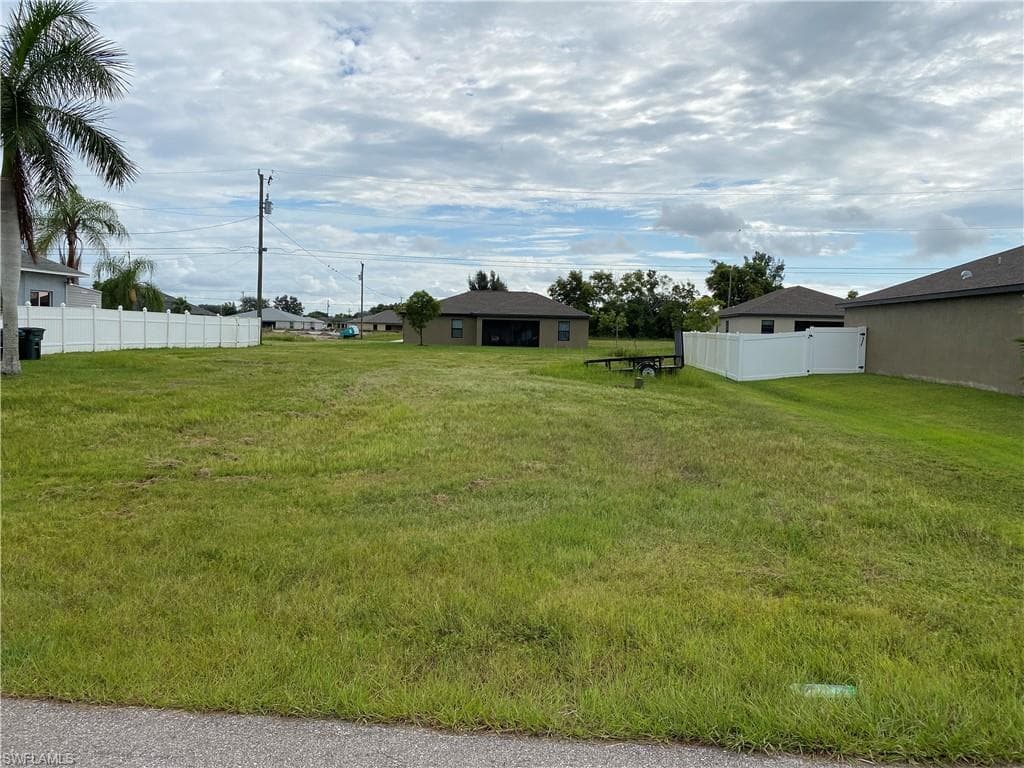 625 SW 9th AVE CAPE CORAL, FL 33991