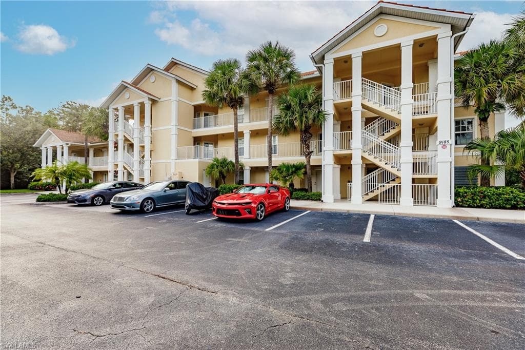 9185 Celeste DR 1-206 NAPLES, FL 34113