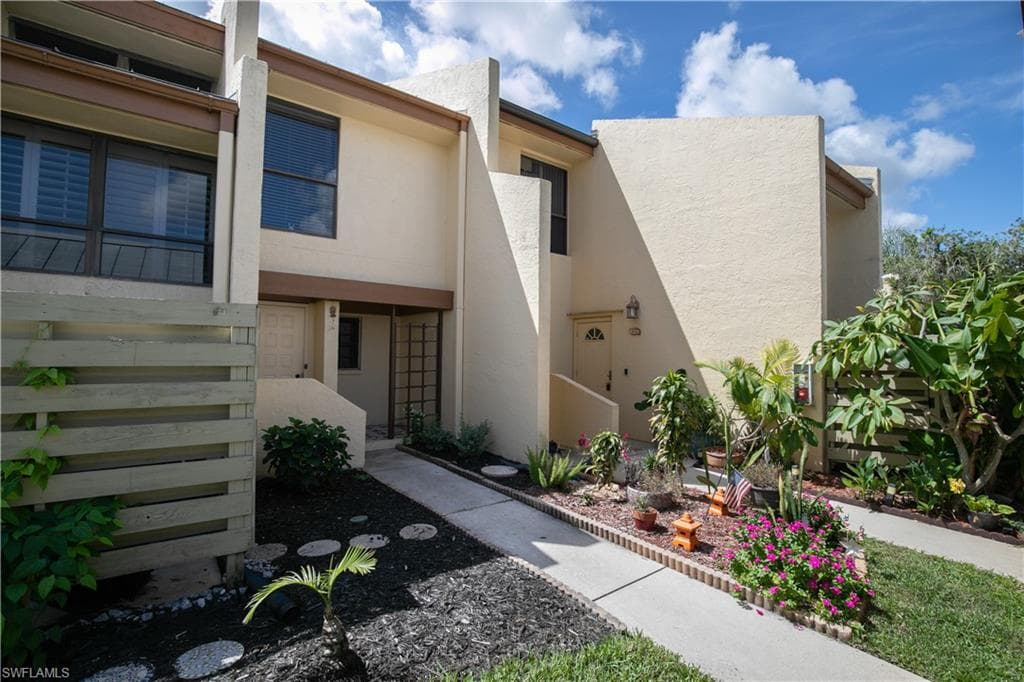 8805 Lateen LN 203 FORT MYERS, FL 33919