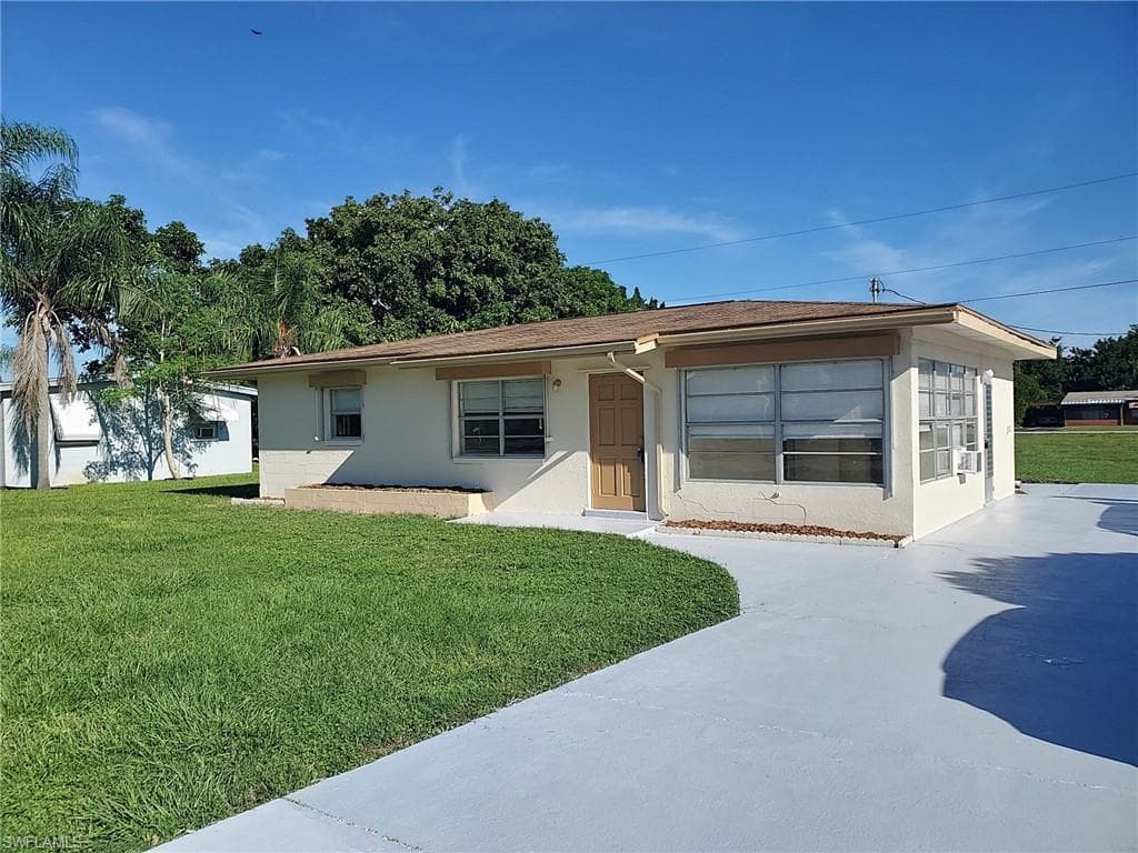 709 Leeland Heights BLVD W LEHIGH ACRES, FL 33936