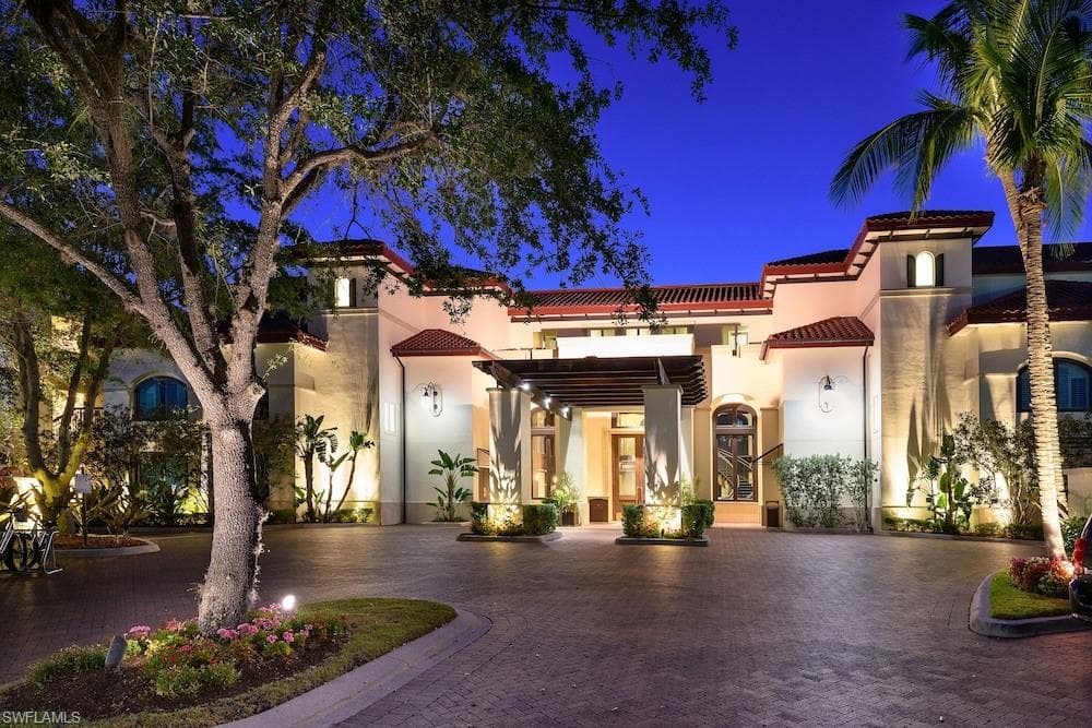 221 9th ST S 208 NAPLES, FL 34102