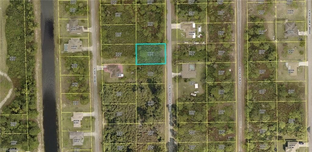 516 WALTER GIFFORD AVE S LEHIGH ACRES, FL 33974
