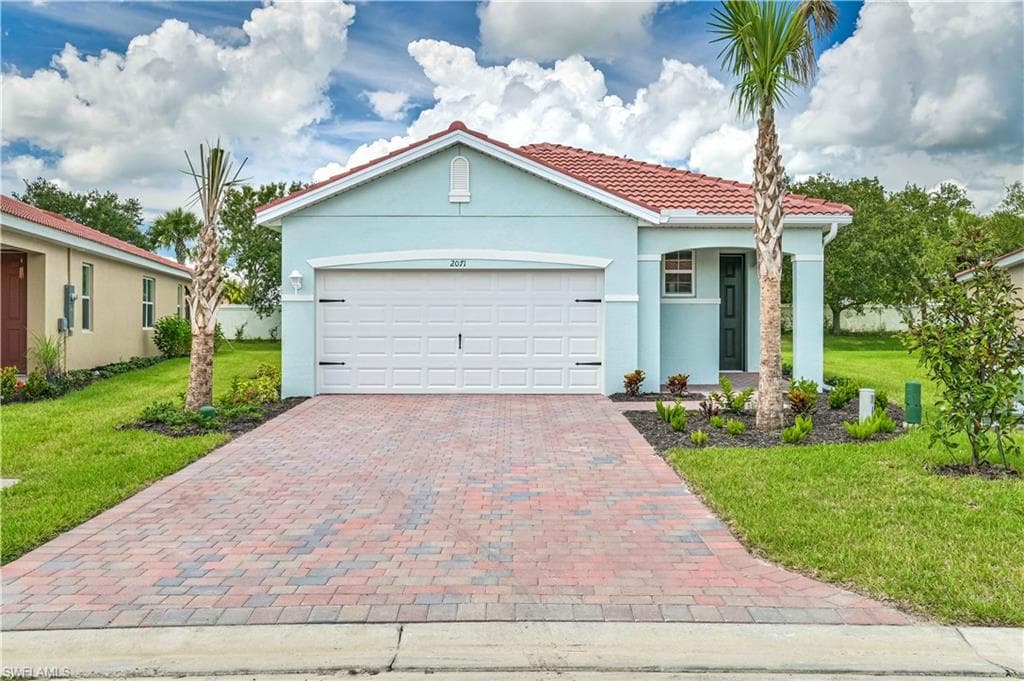2071 Summersweet DR ALVA, FL 33920