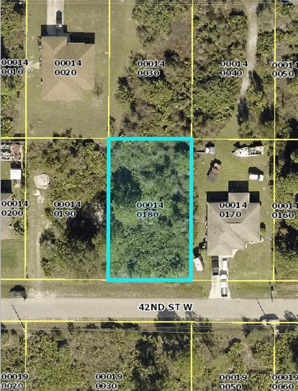 2914 42nd ST W LEHIGH ACRES, FL 33971
