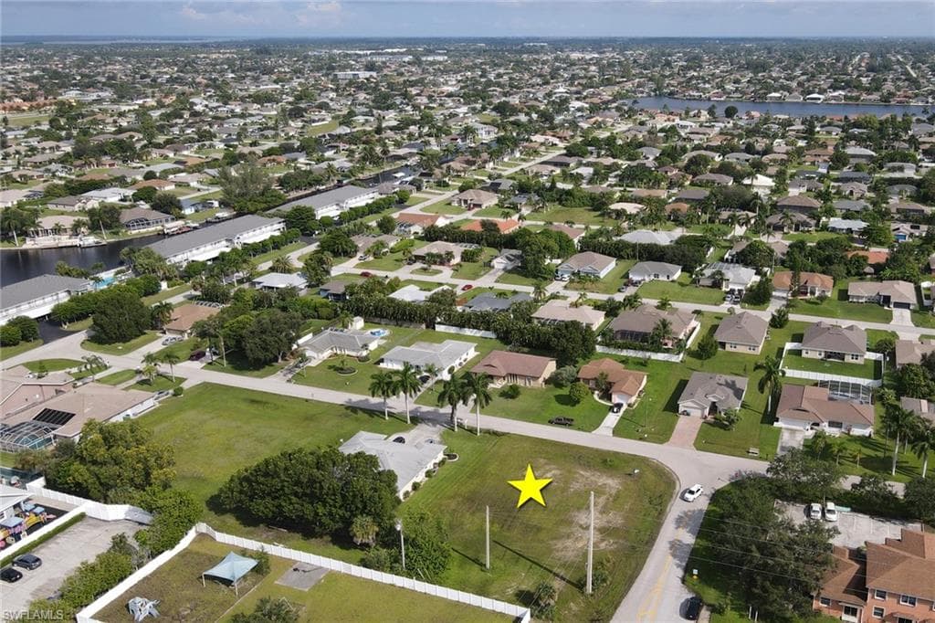 1136 SW 47th TER CAPE CORAL, FL 33914