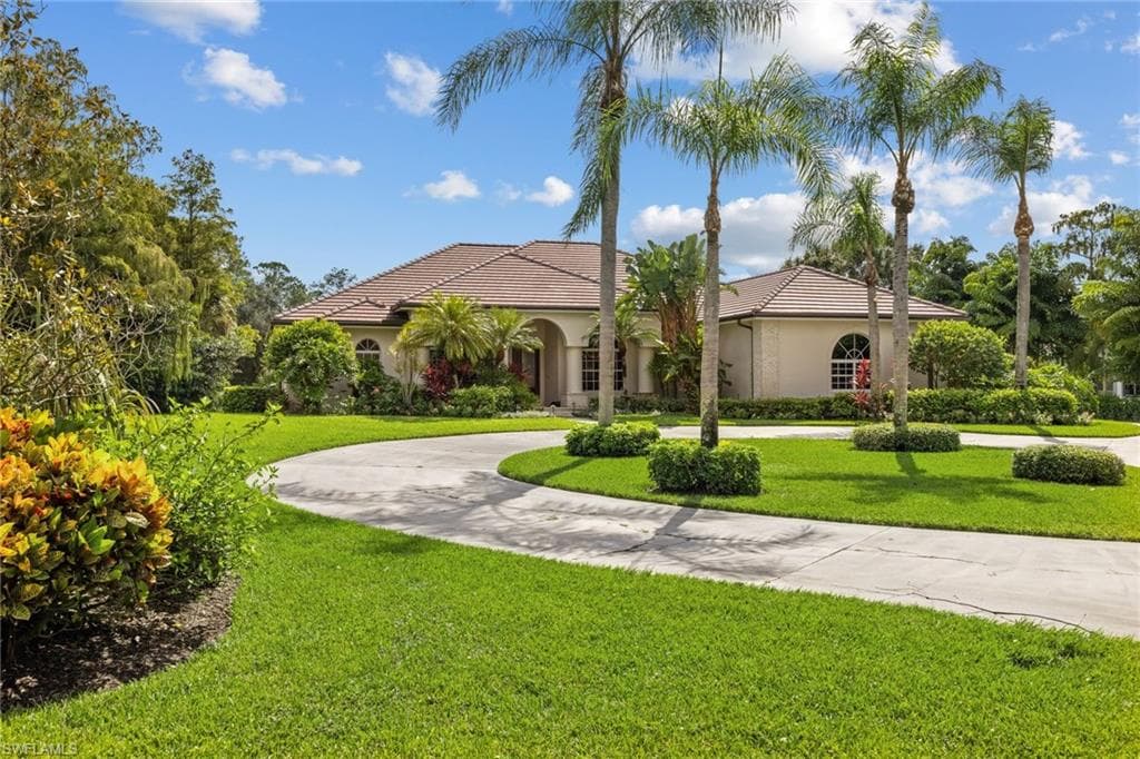 150 Logan BLVD S NAPLES, FL 34119