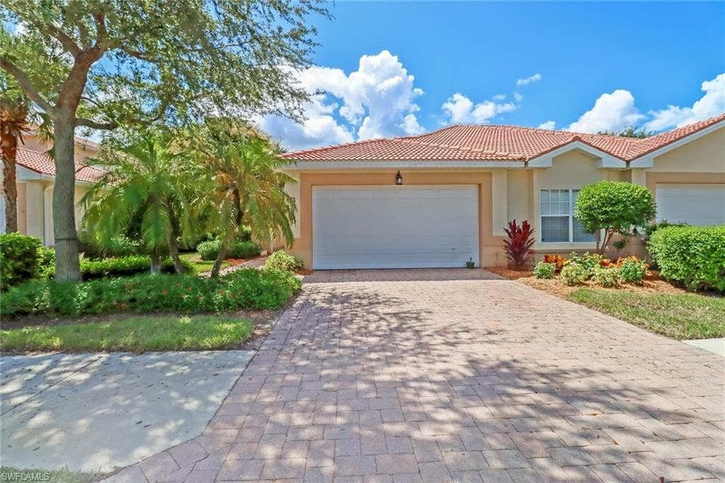 3915 Recreation LN NAPLES, FL 34116