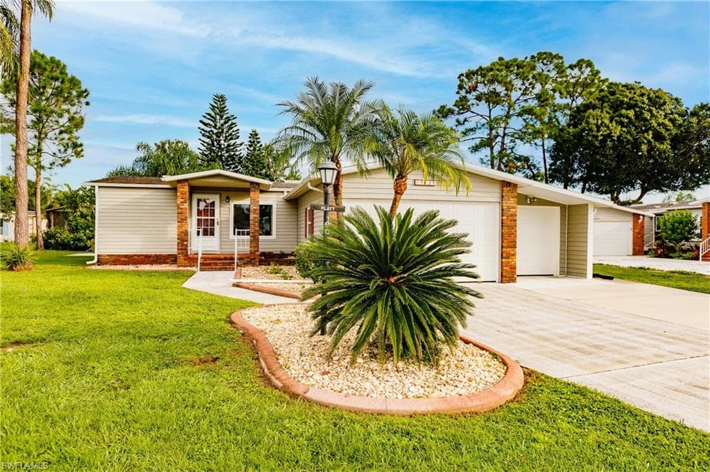 19829 Eagle Trace CT NORTH FORT MYERS, FL 33903