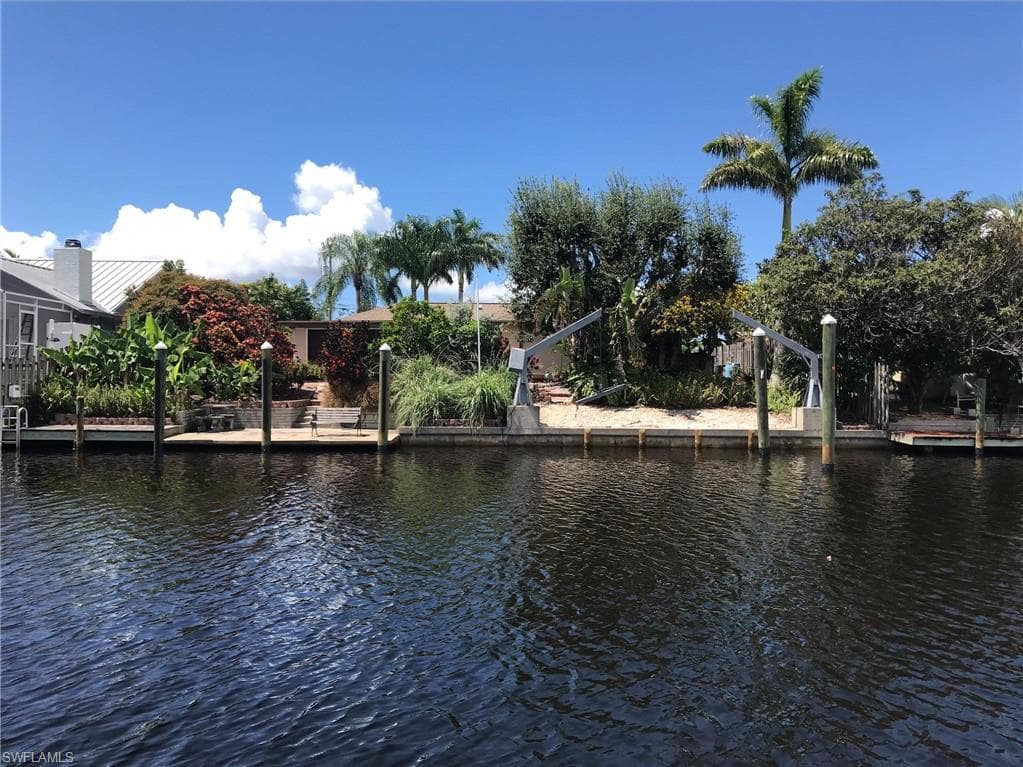 4916 SW 8th CT CAPE CORAL, FL 33914