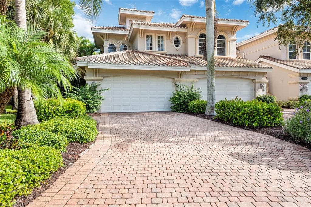 3189 Aviamar CIR 201 NAPLES, FL 34114