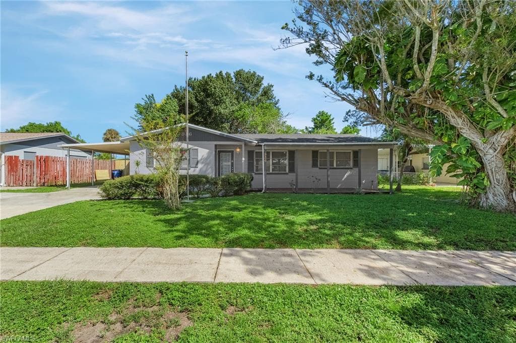 936 Narcissus ST NORTH FORT MYERS, FL 33903