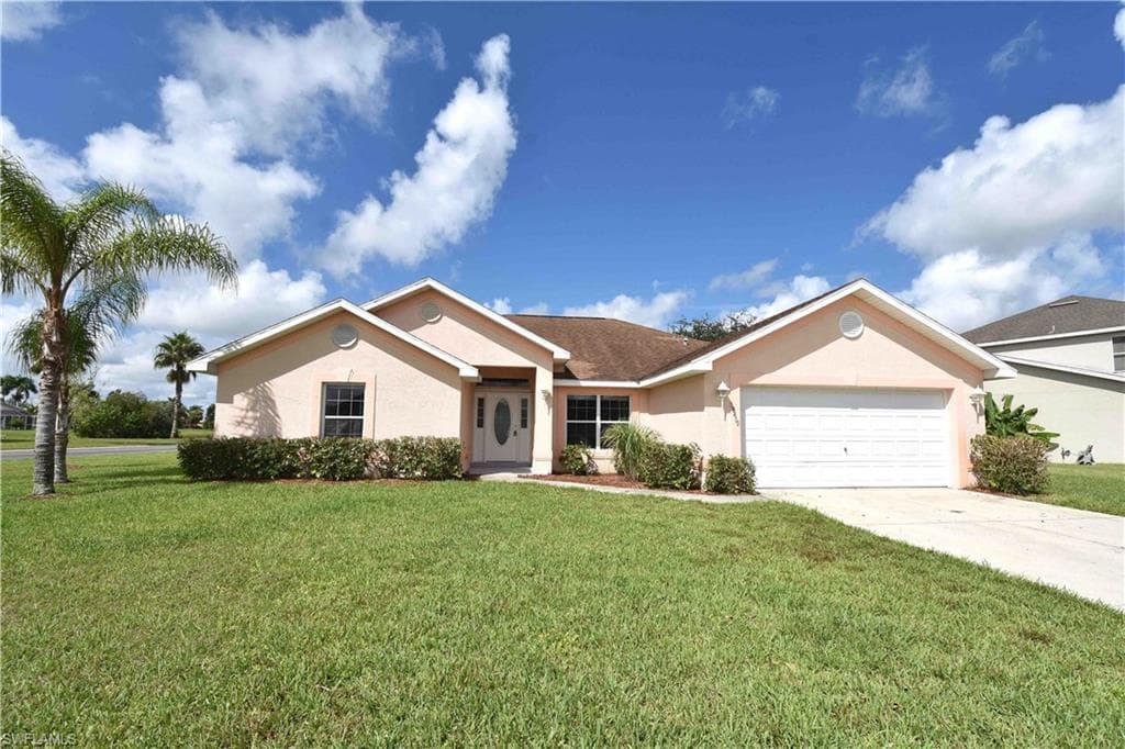 18410 Pine Nut CT LEHIGH ACRES, FL 33972