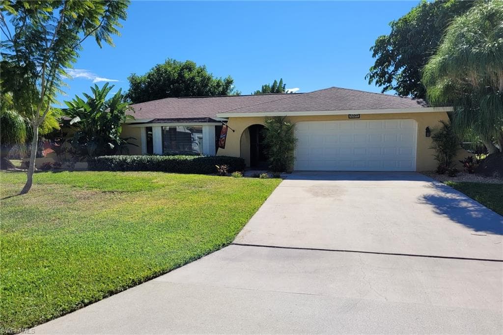1304 SE 29th TER CAPE CORAL, FL 33904