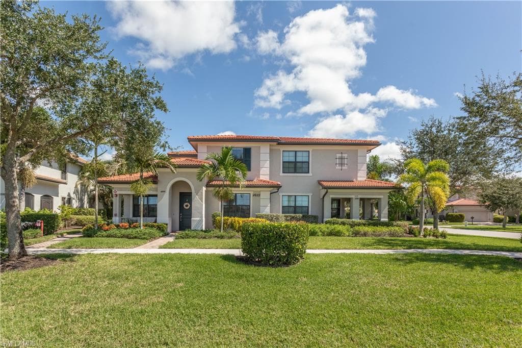 1403 Santiago CIR 1201 NAPLES, FL 34113