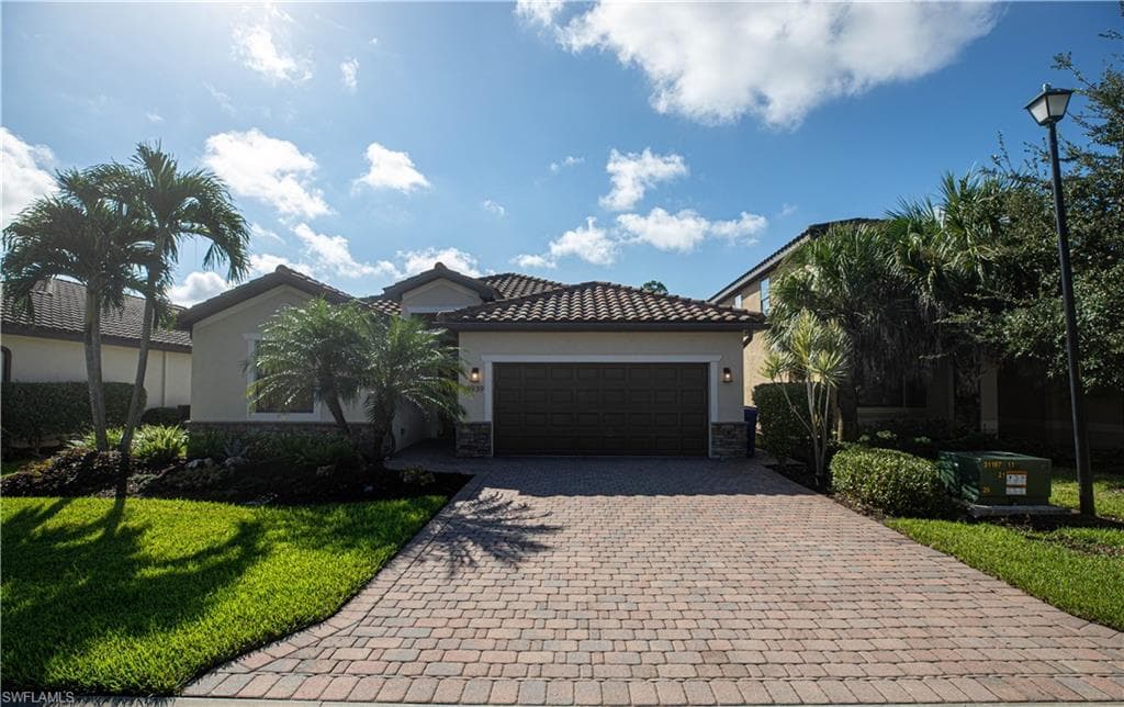 8939 Water Tupelo RD FORT MYERS, FL 33912