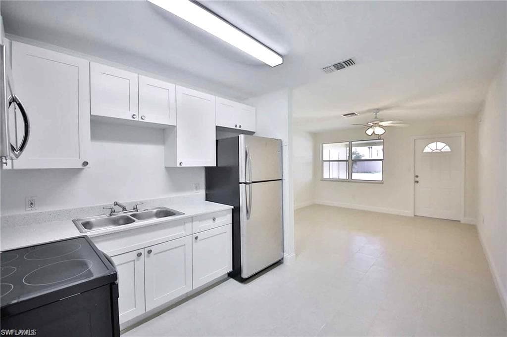 833/837 91st AVE N NAPLES, FL 34108