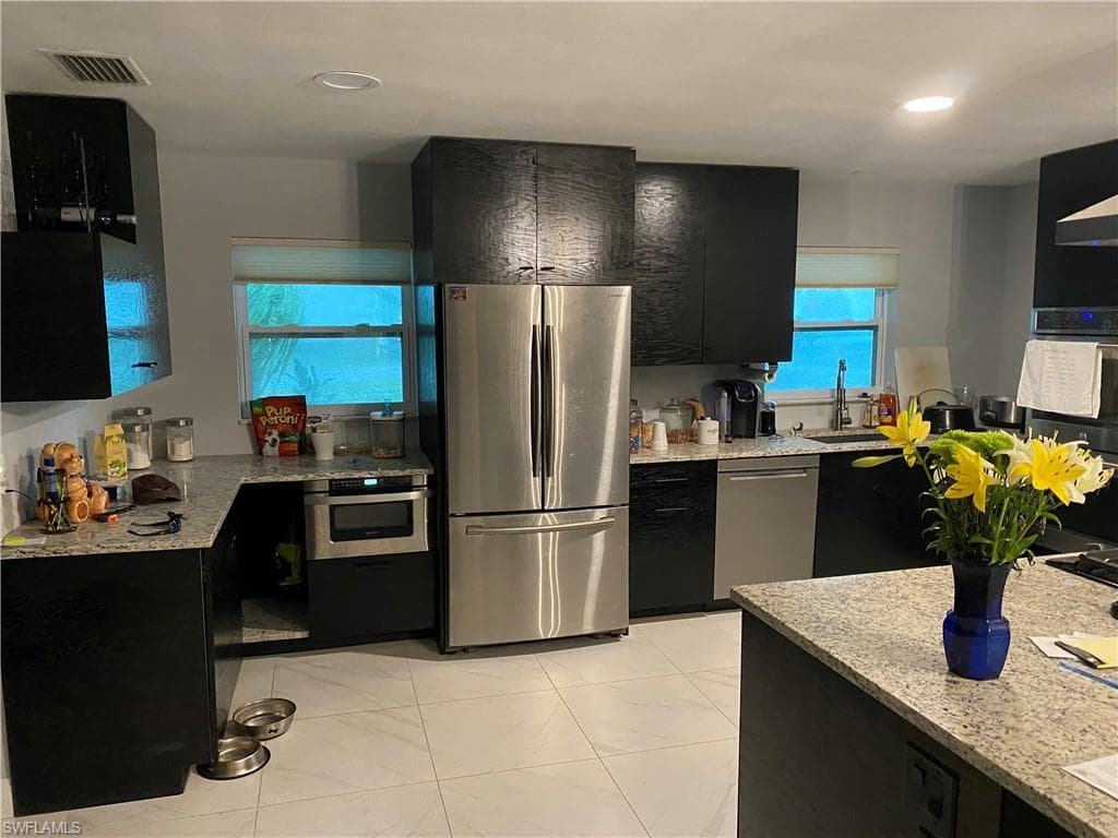 197 Wickliffe DR NW NAPLES, FL 34110