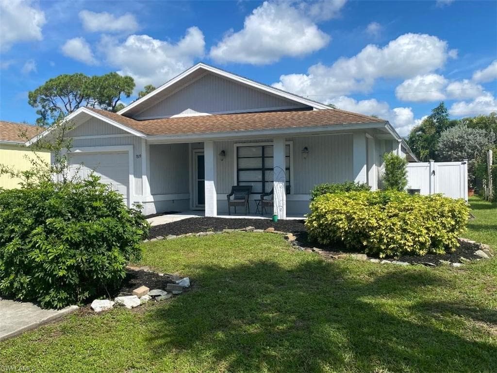 819 108th AVE N NAPLES, FL 34108