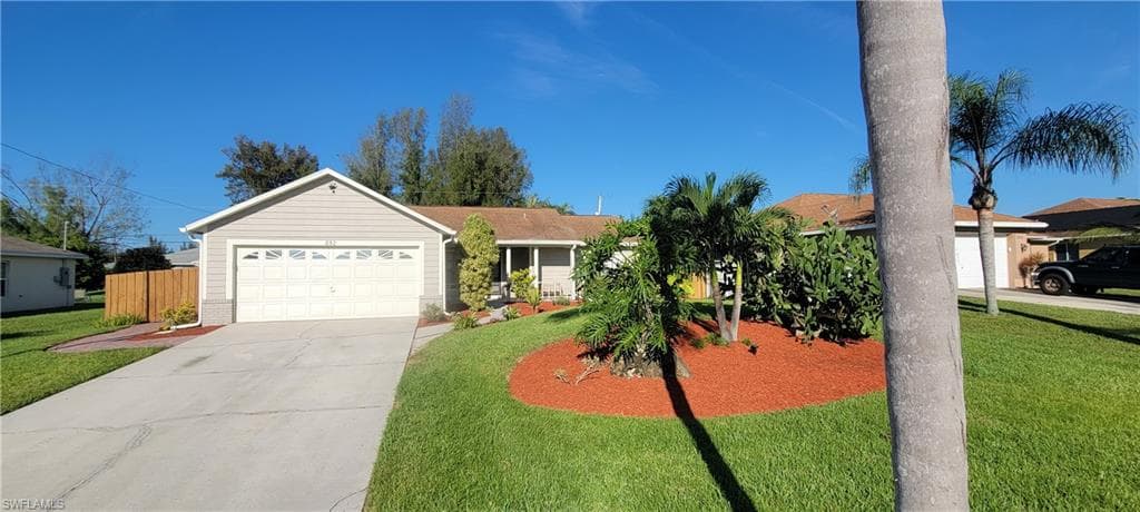 832 SW 14th PL CAPE CORAL, FL 33991