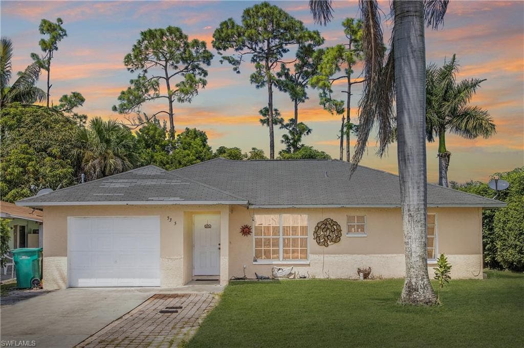 5305 Warren ST NAPLES, FL 34113