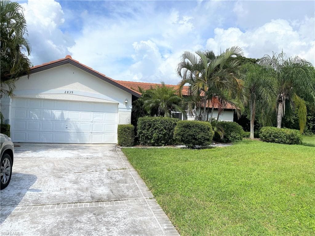 2839 Cape Coral PKY W CAPE CORAL, FL 33914