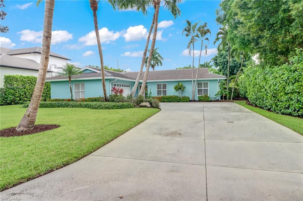 1800 Alamanda DR NAPLES, FL 34102