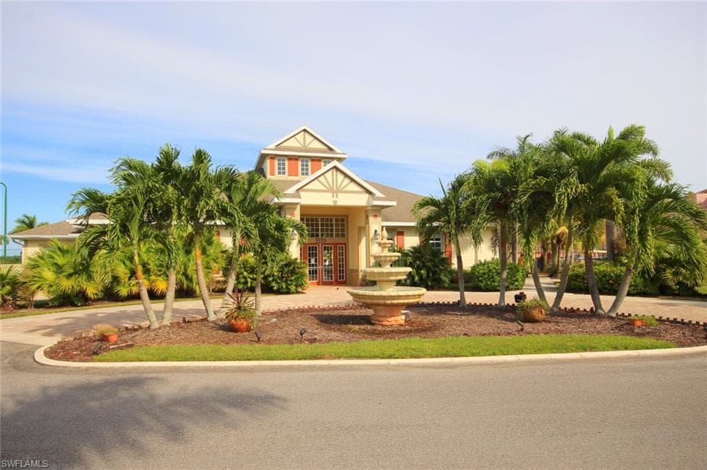 4240 Liron AVE 204 FORT MYERS, FL 33916