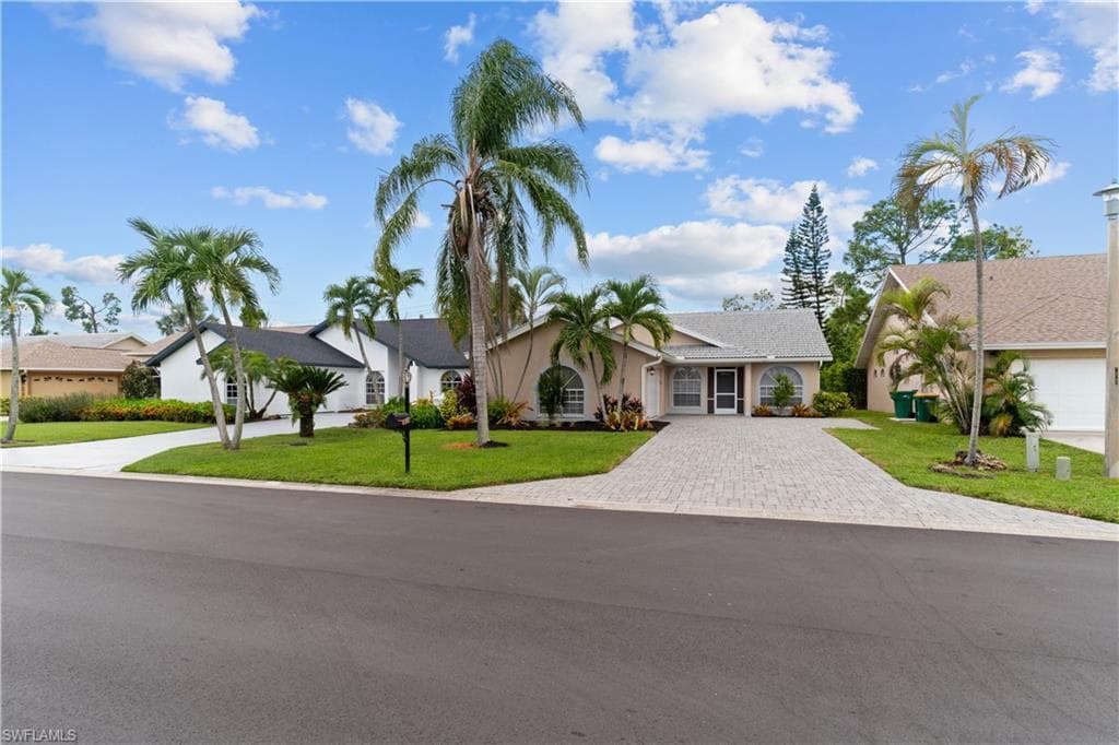 828 Belville BLVD NAPLES, FL 34104