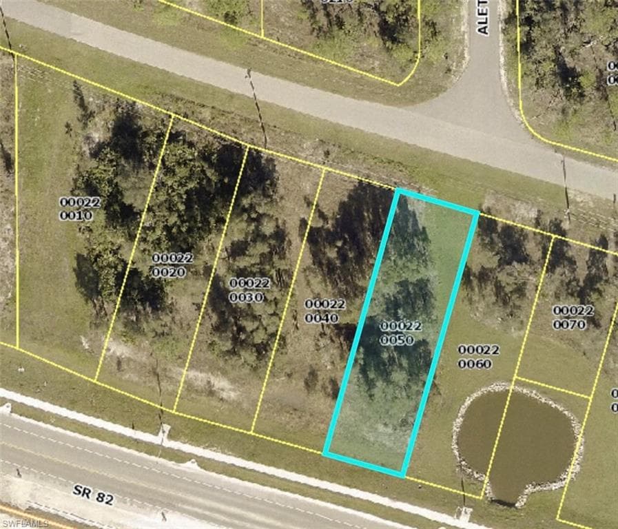 2558 Meadow RD LEHIGH ACRES, FL 33974