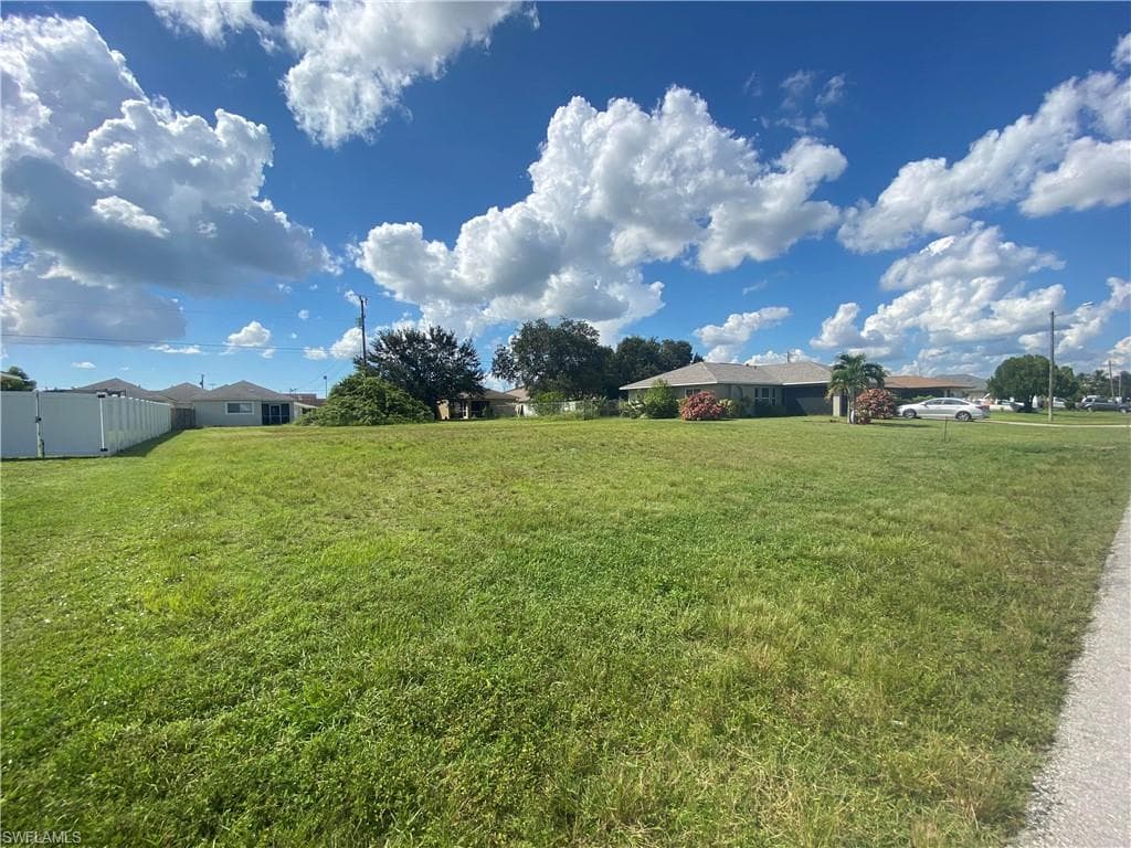 304 NE 17th AVE CAPE CORAL, FL 33909