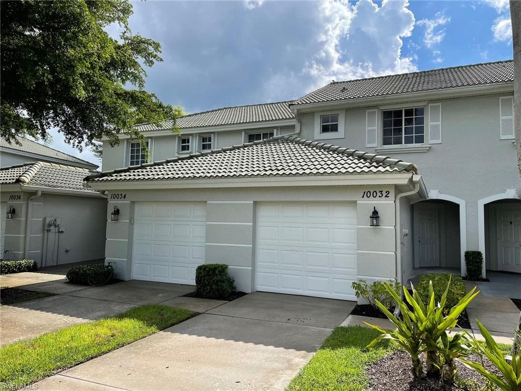 10032 Pacific Pines AVE FORT MYERS, FL 33966