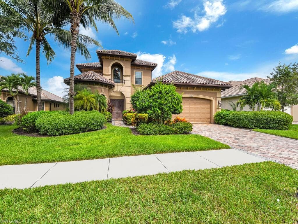 7235 Acorn WAY NAPLES, FL 34119