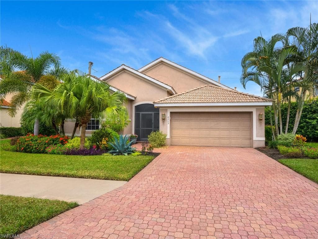 6885 74th Street CIR E BRADENTON, FL 34203