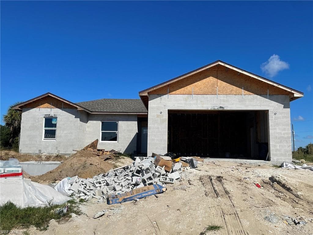 1035 Solar RD LABELLE, FL 33935