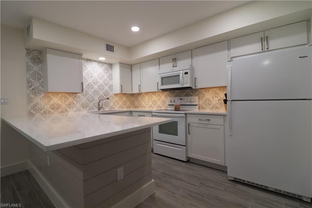 94 Marco Villas DR S-3 MARCO ISLAND, FL 34145