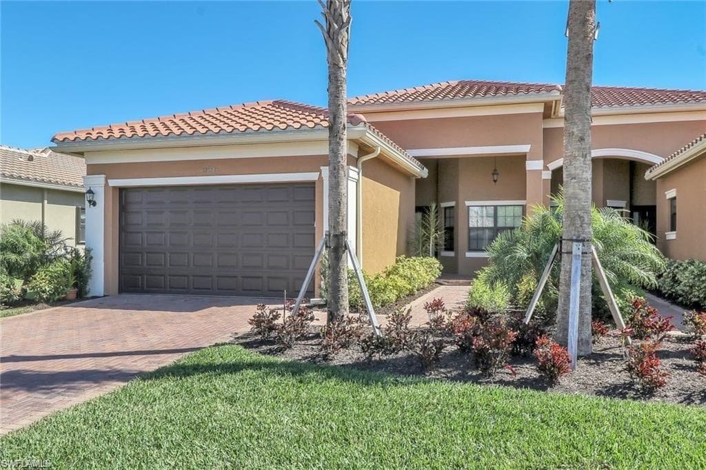 13548 Coronado DR NAPLES, FL 34109