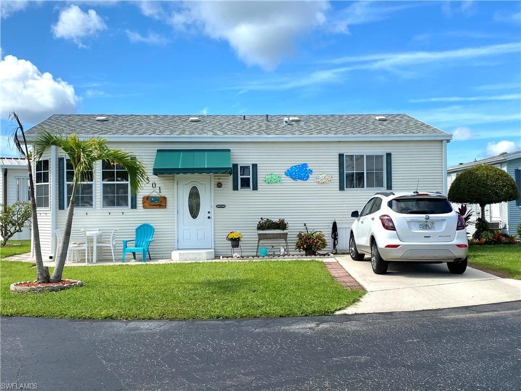 4501 Lantern LN E ESTERO, FL 33928